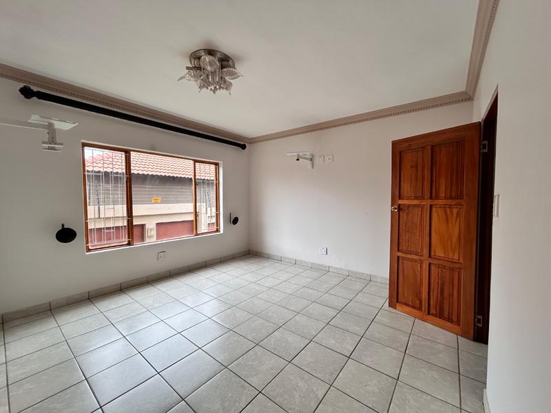 5 Bedroom Property for Sale in Birdwood Estate North West
